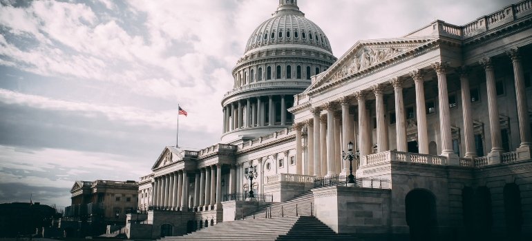 capitol hill and washngton dc are good reasons to move to Tysons Corner
