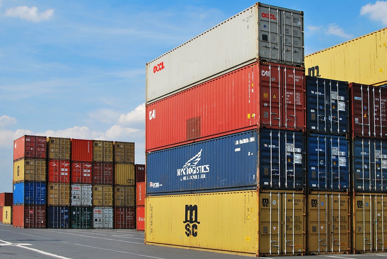 Portable storage units