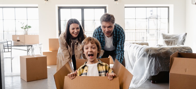 Family ready to make your unpacking process fun